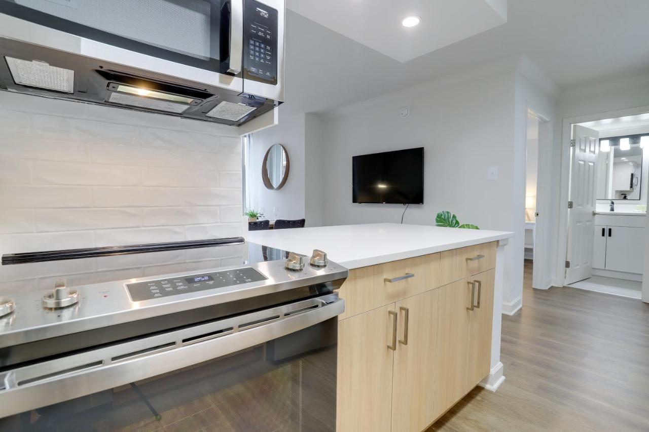 Modern & Charming Apt With Rooftop @Pentagon City Арлингтън Екстериор снимка
