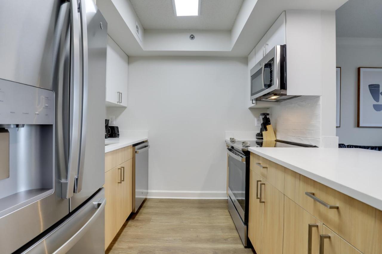 Modern & Charming Apt With Rooftop @Pentagon City Арлингтън Екстериор снимка