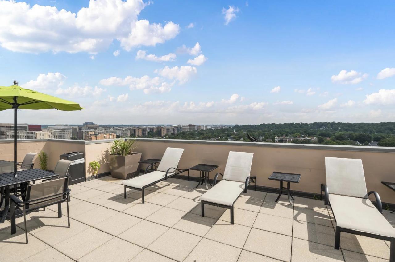 Modern & Charming Apt With Rooftop @Pentagon City Арлингтън Екстериор снимка